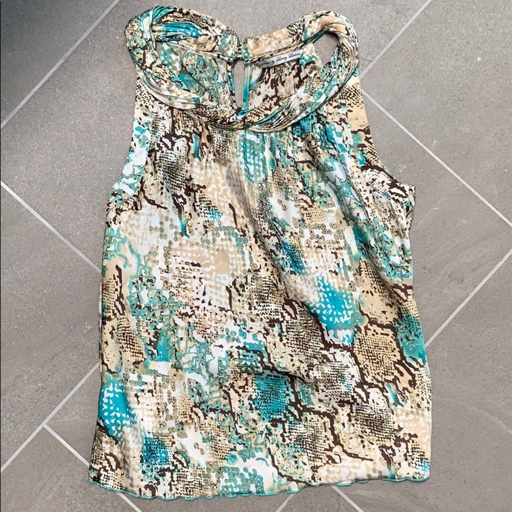 Multicolored twist neckline tank top